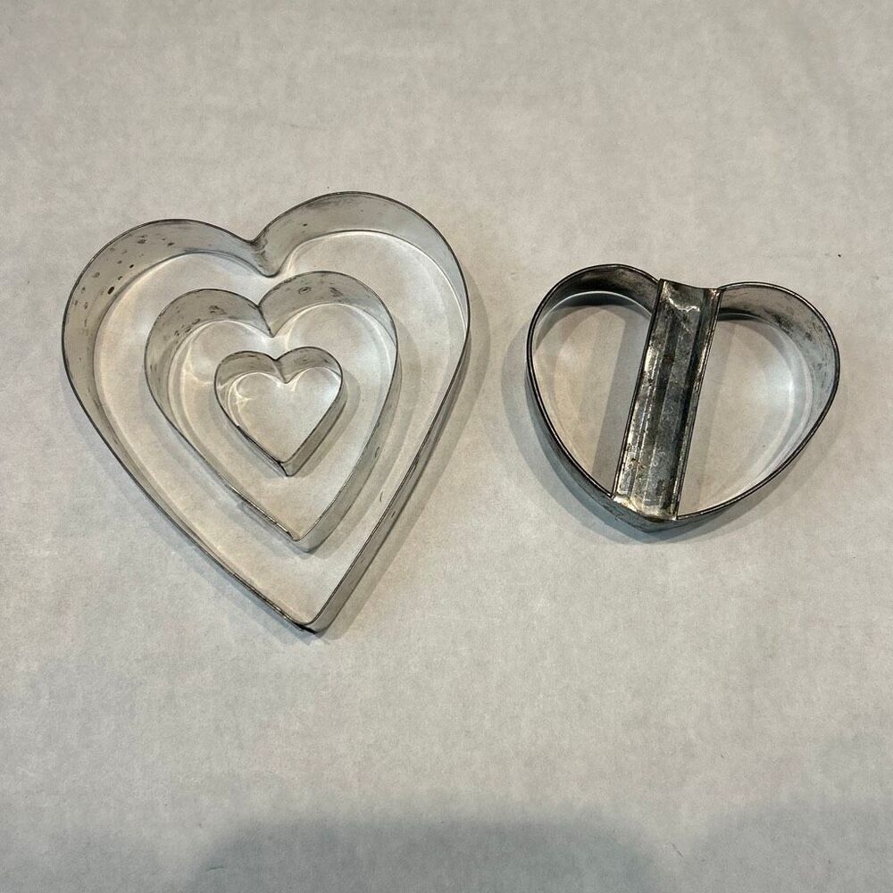 Vtg SET Aluminum Cookie Cutter Metal HEARTS Set of 4